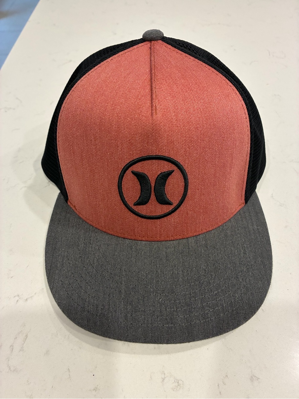 Hurley Men's Front Black Mesh Hat with Gray Brim